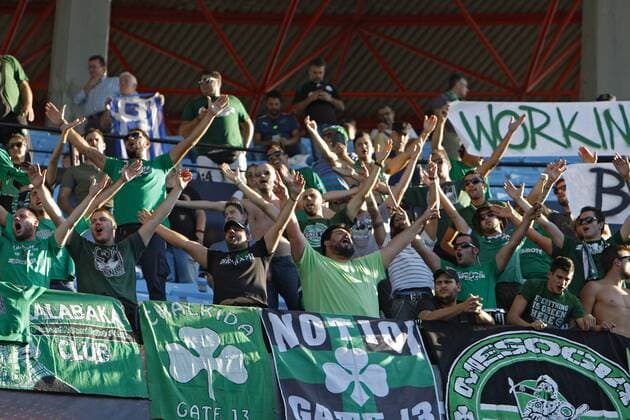 Panathinaikos fans during the UEFA EURO EM Europameisterschaft Fussball match between Celta de Vigo and Panathinaikos at Balaidos stadium in Vigo, Galicia, Spain, 29 September 2016. CELTA VS. PANATHINAIKOS !ACHTUNG: NUR REDAKTIONELLE NUTZUNG!  VIG001 20160929-636107761798947972
