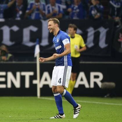 29.09.2016, Fussball UEFA Europa League, 2016 17, 2. Spieltag, FC Schalke 04 - RB Salzburg, Benedikt HOEWEDES (FC Schalke 04) jubelt