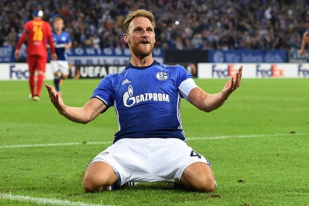 Bilder des Tages - SPORT Fußball Europa League Gruppenphase 2. Spieltag Schalke 04 - Red Bull Salzburg am 29.09.2016 in der Veltins Arena in Gelsenkirchen Torjubel zum 3:0 durch Benedikt Höwedes ( Schalke ) xRx