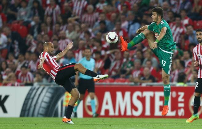 SOCCER - UEFA EL, Bilbao vs Rapid BILBAO,SPAIN,29.SEP.16 - SOCCER - UEFA Europa League, group stage, Athletic Club Bilbao vs SK Rapid Wien. Image shows Mikel Rico (Bilbao) and Giorgi Kvilitaia (Rapid). Keywords: Wien Energie. GEPAxpictures xPhilippxBrem