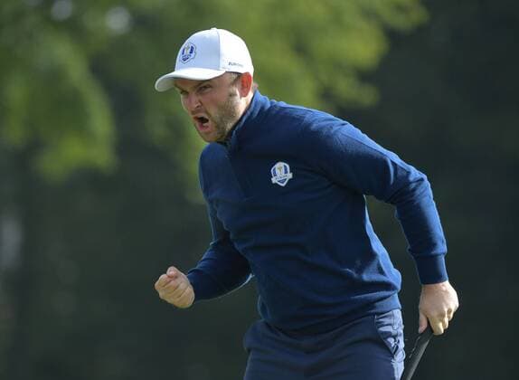 European team member Andy Sullivan reacts after making a putt on the 10th green during day 1 of the 2016 Ryder Cup at Hazeltine National Golf Club in Chaska, Minnesota on September 30, 2016.  MIN20160930337 KEVINxDIETSCH