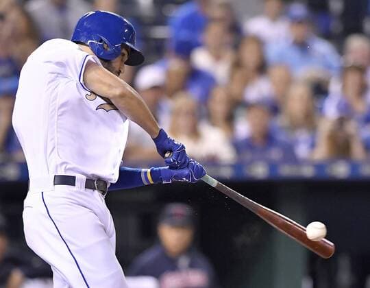 September 30, 2016 - Kansas City, MO, USA - The Kansas City Royals Eric Hosmer connects on an RBI single in the first inning against the Cleveland Indians on Friday, Sept. 30, 2016, at Kauffman Stadium in Kansas City, Mo. Cleveland at Kansas City - ZUMAm67_