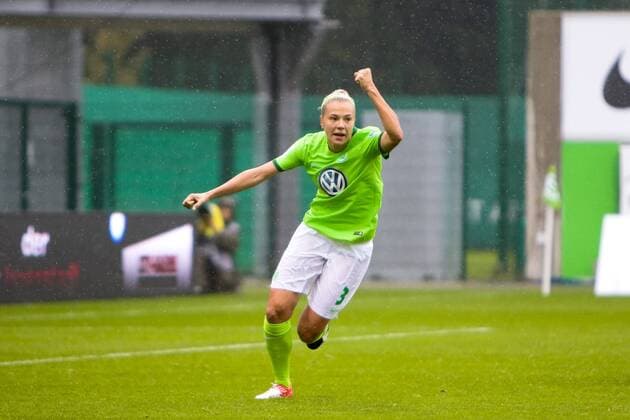 Zsanett Jakabfi (Wolfsburg, 3) Jubel, Torjubel, Torerfolg, celebrate the goal, goal, celebration, Jubel ueber das Tor, optimistisch, Action, Aktion, Fussball, Allianz Frauen Bundesliga, VfL Wolfsburg - MSV Duisburg, xtgx