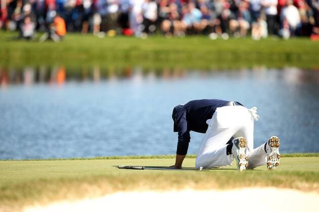 GOLF - Ryder Cup 2016 CHASKA,MINNESOTA,USA,01.OKT.16 - GOLF - Ryder Cup, Hazeltine National Golf Club. Image shows the disappointment of Jordan Spieth (USA). GEPAxpictures xDanielxGoetzhaber
