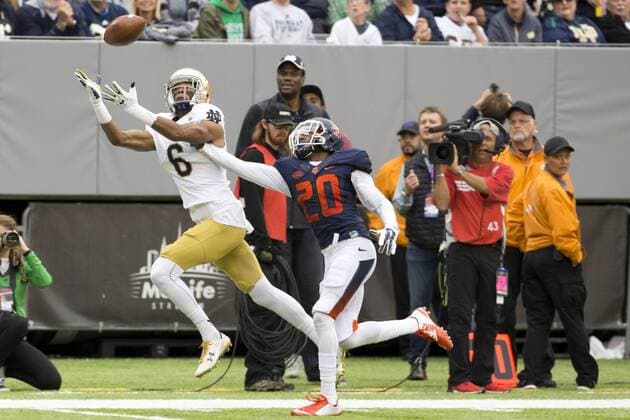 October 1, 2016, Notre Dame Fighting Irish wide receiver Equanimeous St. Brown (6) goes after the ball as Syracuse Orange defensive back Cordell Hudson (20) defends during the NCAA College League USA football game between the Notre Dame Fighting Irish and the Syracuse Orange at MetLife Stadium in East Rutherford, New Jersey. CSM NCAA Football 2016: Notre Dame vs Syracuse OCT 01 - ZUMAc04_