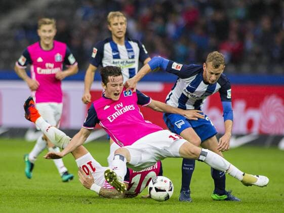 Pierre-Michel Lasogga (HSV), Michael Gregoritsch (HSV), Fabian Lustenberger (Hertha) 01.10.2016, Berlin, Hertha BSC Berlin vs. Hamburger SV Â