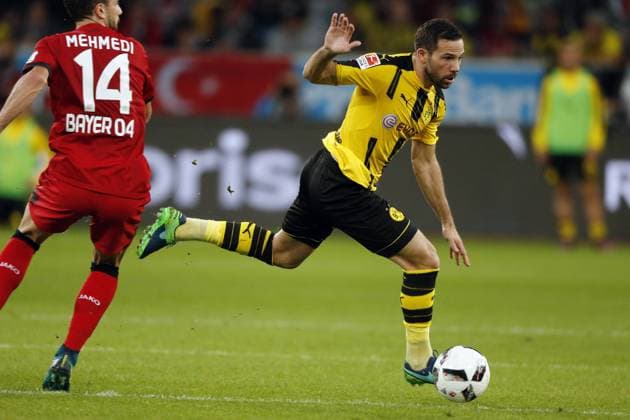 Leverkusen, Deutschland, 1. Fußball- BL, Spieltag 6, Bayer Leverkusen - Borussia Dortmund 2-0 am 01.10.2016 in der Bay-Arena in Leverkusen Gonzalo CASTRO (BVB) re.-