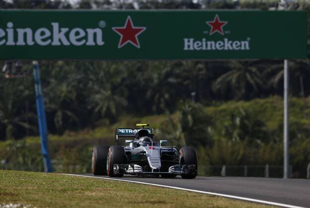 Motorsports: FIA Formula One World Championship WM Weltmeisterschaft 2016, Grand Prix of Malaysia, 6 Nico Rosberg (GER, Mercedes AMG Petronas Formula One Team), xHOCHxZWEIx