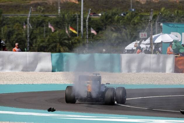 Formel 1, GP Malaysia, Hamilton fällt mit Motorschaden aus Motorsports: FIA Formula One World Championship WM Weltmeisterschaft 2016, Grand Prix of Malaysia, 44 Lewis Hamilton (GBR, Mercedes AMG Petronas Formula One Team), xHOCHxZWEIx