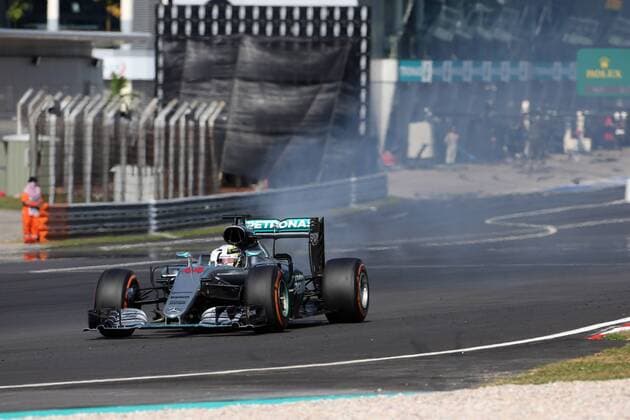 Formel 1, GP Malaysia Malaysian Grand Prix, Sepang 29 September - 2 October 2016 02.10.2016 - Race, Lewis Hamilton (GBR) Mercedes AMG F1 W07 Hybrid retires from the race 