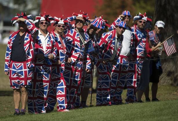 Golf fans watch play during day 3 of the 2016 Ryder Cup at Hazeltine National Golf Club in Chaska, Minnesota on October 2, 2016.  MIN20161002318 KEVINxDIETSCH