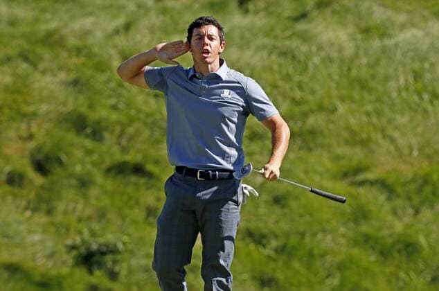 Golf, Ryder Cup 2016 in Chaska Oct 2, 2016: Chaska, MN, USA; Rory McIlroy reacts to making a putt on the 8th hole during the Day 3 Final Round matches for the 2016 Ryder Cup at Hazeltine National Golf Club. (Photo by Brian Spurlock Icon Sportswire) GOLF: OCT 02 PGA Golf Herren - Ryder Cup - Day Three Icon1610028779 EDITORIAL USE ONLY