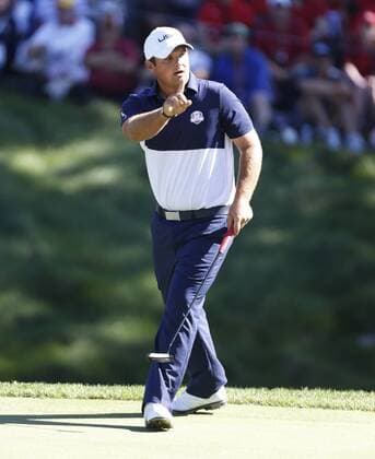 Golf, Ryder Cup 2016 in Chaska Oct 2, 2016: Chaska, MN, USA; Patrick Reed reacts after making a putt on the 8th hole during the Day 3 Final Round matches for the 2016 Ryder Cup at Hazeltine National Golf Club. (Photo by Brian Spurlock Icon Sportswire) GOLF: OCT 02 PGA Golf Herren - Ryder Cup - Day Three Icon1610028781 EDITORIAL USE ONLY