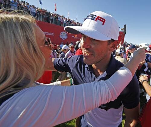 Oct 2, 2016: Chaska, MN, USA; Brooks Koepka hug his wife after Team USA won the Ryder Cup during the Day 3 Final Round matches for the 2016 Ryder Cup at Hazeltine National Golf Club. (Photo by Brian Spurlock Icon Sportswire) GOLF: OCT 02 PGA Golf Herren - Ryder Cup - Day Three Icon1610028866 EDITORIAL USE ONLY