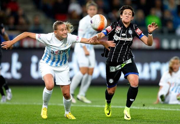 SOCCER - CL women, Sturm vs Zuerich GRAZ,AUSTRIA,05.OCT.16 - SOCCER - UEFA Champions League, women, SK Sturm Graz vs FC Zuerich. Image shows Natasha Gensetter (Zuerich) and Emily Cancienne (Sturm). GEPAxpictures xDavidxRodriguez