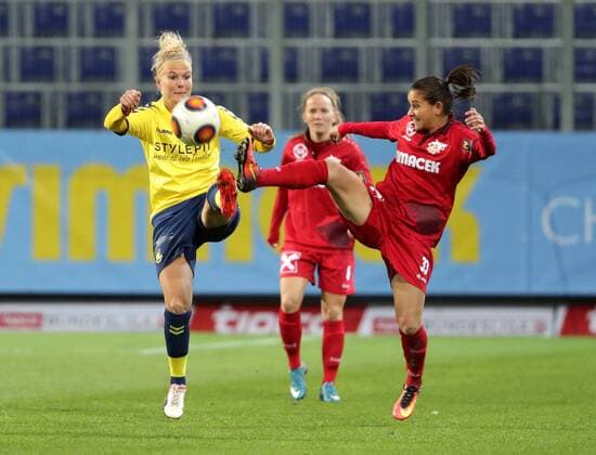 SOCCER - CL women, St.Poelten vs Broendby SANKT POELTEN,AUSTRIA,05.OCT.16 - SOCCER - UEFA Champions League, women, SKN Sankt Poelten vs Broendby IF Kopenhagen. Image shows Louise Kristiansen (Broendby) and Rafaela (St.Poelten). GEPAxpictures xWalterxLuger