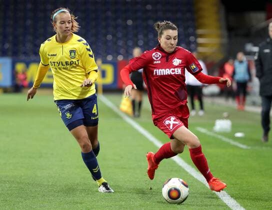 SOCCER - CL women, St.Poelten vs Broendby SANKT POELTEN,AUSTRIA,05.OCT.16 - SOCCER - UEFA Champions League, women, SKN Sankt Poelten vs Broendby IF Kopenhagen. Image shows Rikke Sevecke (Broendby) and Barbara Dunst (St.Poelten). GEPAxpictures xWalterxLuger