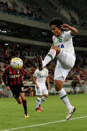 Atl?tico PR x Chapecoense SC CURITIBA, PR - 05.10.2016: ATLÉTICO PR X CHAPECOENSE SC - Kempes Player Chapecoense for Atletico PR and Chapecoense SC, match valid for the 29th round of the Championship, held at the Arena Baixada in Curitiba, PR. (Photo: Reinaldo Reginato Fotoarena) x1211386x  ReinaldoxReginato