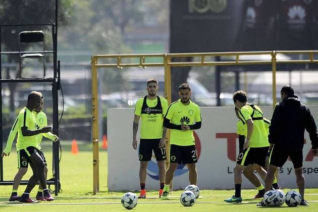 Fußball, Training Nationalteam Mexiko October 5, 2016 - Mexico - EUM20161005DEP11.JPG.CIUDAD DE MEXICO.- Soccer Futbol-America.- Aspecto del entrenamiento de las Aguilas del America en sus instalaciones de Coapa, este miercoles 5 de octubre de 2016.  - ZUMAu78_