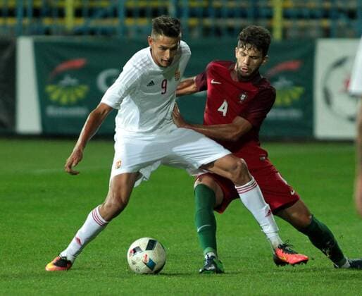 06.10.2016 Gyor-Gyirmot Hungary-Portugal UEFA Under21 European qualifiers men s football Tobias Figueiredo(r) Portugal try to stop Norbert Balogh(L) Hungary : 