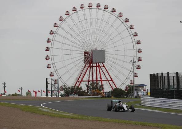 Motorsports: FIA Formula One World Championship WM Weltmeisterschaft 2016, Grand Prix of Japan, 44 Lewis Hamilton (GBR, Mercedes AMG Petronas Formula One Team), xHOCHxZWEIx