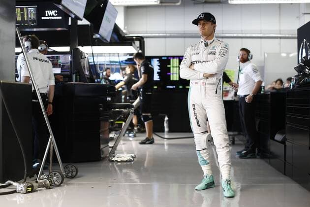 Bilder des Tages - SPORT Motorsports: FIA Formula One World Championship WM Weltmeisterschaft 2016, Grand Prix of Japan, 6 Nico Rosberg (GER, Mercedes AMG Petronas Formula One Team), xHOCHxZWEIx
