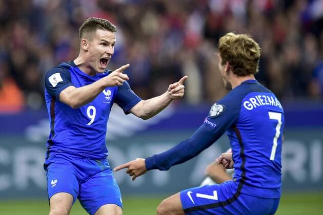 Fußball, WM Quali, Frankreich - Bulgarien Kevin Gameiro (France) accolade avec Antoine Griezmann (France) FOOTBALL : France vs Bulgaria - Fußball WM Quali - 07 10 2016 JBAutissier Panoramic 
