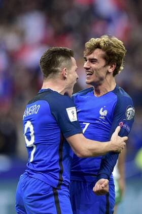 Fußball, WM Quali, Frankreich - Bulgarien Kevin Gameiro (France) accolade avec Antoine Griezmann (France) FOOTBALL : France vs Bulgaria - Fußball WM Quali - 07 10 2016 JBAutissier Panoramic 