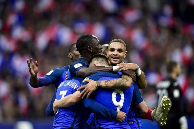 Fußball, WM Quali, Frankreich - Bulgarien Kevin Gameiro (France) accolade avec Antoine Griezmann (France) Layvin Kurzawa (France) FOOTBALL : France vs Bulgaria - Fußball WM Quali - 07 10 2016 JBAutissier Panoramic 