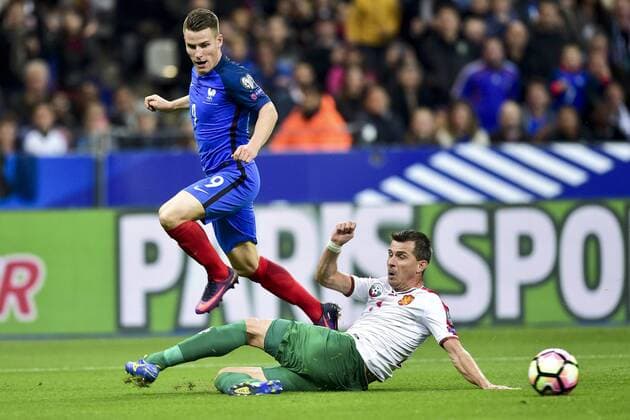 Fußball, WM Quali, Frankreich - Bulgarien Kevin Gameiro (France) vs Aleksandar Aleksandrov (Bulgaria) FOOTBALL : France vs Bulgaria - Fußball WM Quali - 07 10 2016 JBAutissier Panoramic 