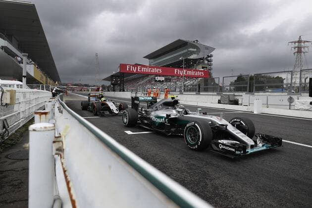Motorsports: FIA Formula One World Championship WM Weltmeisterschaft 2016, Grand Prix of Japan, 6 Nico Rosberg (GER, Mercedes AMG Petronas Formula One Team), xHOCHxZWEIx