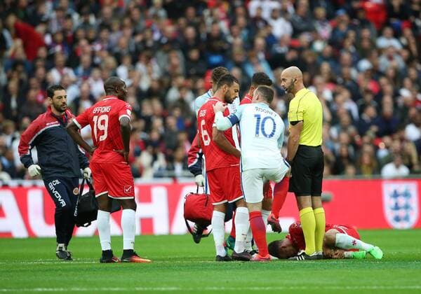 England s Wayne Rooney fouls Malta s Andre Schembri but is not booked during the World Cup Qualifying Group F match at Wembley Stadium, London. Picture date October 8th, 2016 Pic David Klein Sportimage EDITORIAL USE ONLY. No use with unauthorised audio, video, data, fixture lists, club league logos or live services. Online in-match use limited to 120 images, no video emulation. No use in betting, games or single club league player publications.