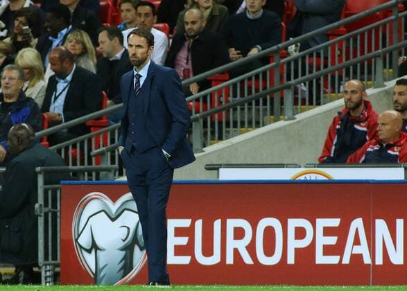 FuÃŸball, WM Quali, England - Malta 08.10.2016. Wembley Stadium, London, England. FIFA World Cup WM Weltmeisterschaft Fussball Qualifying Football. England versus Malta. England Interim Head Coach Gareth Southgate watches play xMarkxKertonx  ActionPlus11798137