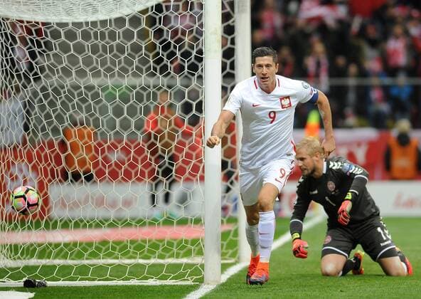 2016.10.08 Warszawa WM Quali 2018 Poland vs Danmark - Robert Lewandowski na 1-0 Foto RafalxRusek PressFocus 2016.10.08 Warszawa Football Representation qualifications World Championship WM Weltmeisterschaft Russia 2018 Poland - Denmark Robert Lewandowski na 1-0 Credit: RafalxRusek PressFocus NEWSPIX.PL --- Newspix.pl FRANCE OUT!  20161008PF_RR085