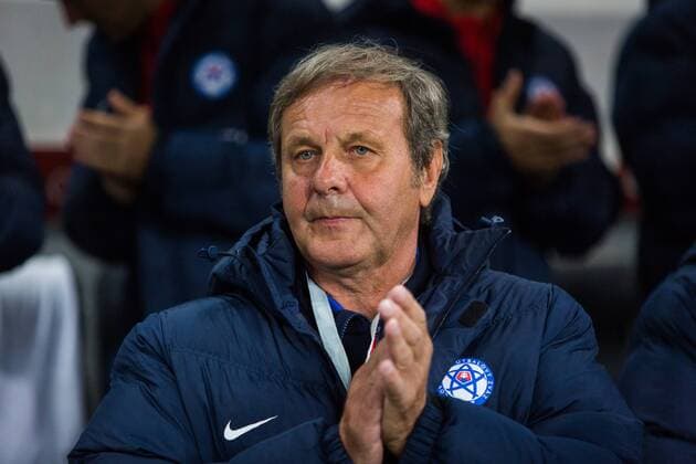 08.10.2016, SRC Stozice, Ljubljana, SLO, FIFA WM 2018 Qualifikation, Slowenien vs Slowakei, Gruppe F, im Bild Head coach Jan Kozak of Slovakia during the FIFA World Cup WM Weltmeisterschaft Fussball 2018, Group F Qualifying match between Slovenia and Slovakia at the SRC Stozice in Ljubljana, Slovenia on 2016 10 08. Ljubljana  EX_SPIDA  