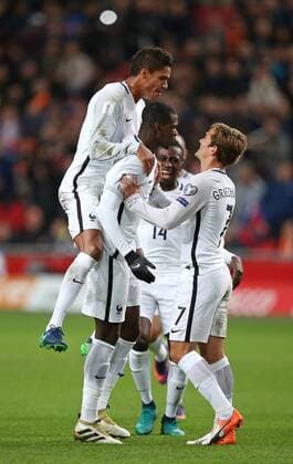 10.10.2016, Fussball WM-Qualifikation Europa, 3. Spieltag Gruppe A, Niederlande - Frankreich, in der Amsterdam-Arena Amsterdam (Niederlande). Jubel v.l. Raphael Varane (Frankreich) , Torschütze Paul Pogba (Frankreich) , Blaise Matuidi (Frankreich) und Antoine Griezmann (Frankreich) zum Tor zum 0:1 