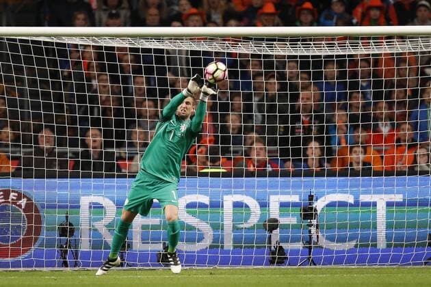 Fußball, WM Quali, Niederlande - Frankreich goalkeeper Maarten Stekelenburg of Hollandduring the FIFA World Cup WM Weltmeisterschaft Fussball 2018 qualifying match between Netherlands and France at the Amsterdam Arena on October 10, 2016 in Amsterdam, The Netherlands Netherlands v France FIFA World Cup group A 2016 2017 xVIxxIVx 6376434