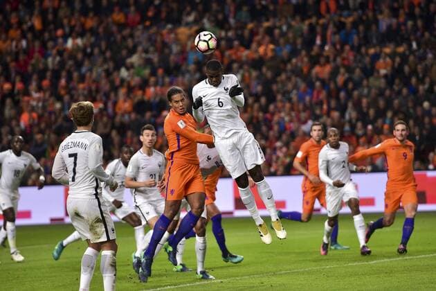 Paul Pogba (France) vs Virgil van Dijk FOOTBALL : Netherlands vs France - WM Quali 2018 - 10 10 2016 JBAutissier Panoramic 
