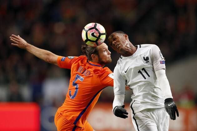 Fußball, WM Quali, Niederlande - Frankreich (L-R) Daley Blind of Holland, Anthony Martial of Franceduring the FIFA World Cup WM Weltmeisterschaft Fussball 2018 qualifying match between Netherlands and France at the Amsterdam Arena on October 10, 2016 in Amsterdam, The Netherlands Netherlands v France FIFA World Cup group A 2016 2017 xVIxxIVx 6376695