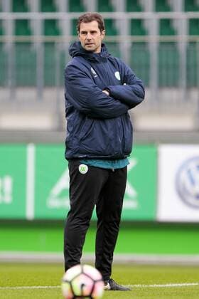 Ralf Kellermann (Trainer, coach, manager Wolfsburg) Freisteller, Einzelbild, Ganzkörper, Fussball, UEFA Women s Champions League, Abschlusstraining VfL Wolfsburg, xtgx
