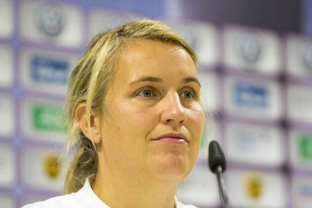 Emma Hayes (Chelsea, Trainerin, coach) Porträt, Portrait Pressekonferenz, Presserunde, PK, press conference PK Pressekonferenz Fussball, UEFA Women s Champions League, Abschlusstraining VfL Wolfsburg, xtgx