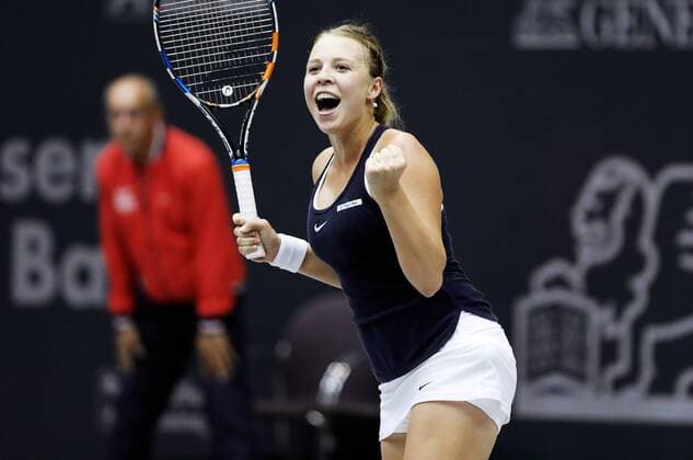 Bilder des Tages - SPORT TENNIS - WTA Tennis Damen Generali Ladies Linz LINZ,AUSTRIA,11.OCT.16 - TENNIS - WTA Tour, Generali Ladies Linz. Image shows the rejoicing of Anett Kontaveit (EST) . GEPAxpictures xMatthiasxHauer