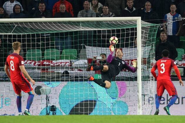 SOCCER - FIFA World Cup WM Weltmeisterschaft Fussball 2018 quali, SLO vs ENG LJUBLJANA,SLOVENIA,11.OCT.16 - SOCCER - FIFA World Cup 2018, european qualifiers, international match Länderspiel Slovenia vs England. Image shows Joe Hart (ENG). GEPAxpictures xMaticxKlansek