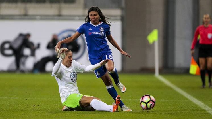 vl Anna Blässe (Wolfsburg, 9), Ana Borges (Chelsea, 16) Zweikampf, Duell, duel, tackle, Dynamik, Action, Aktion, Fussball, UEFA Women s Champions League, VfL Wolfsburg - Chelsea Ladies FC, xtgx
