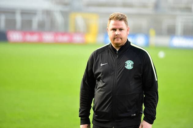 Christ Roberts, Head Coach (Hibernian Ladies FC), Einzelbild, FC Bayern Frauen vs Hibernian FLC, UEFA WomenÕs Champions League, 12.10.16