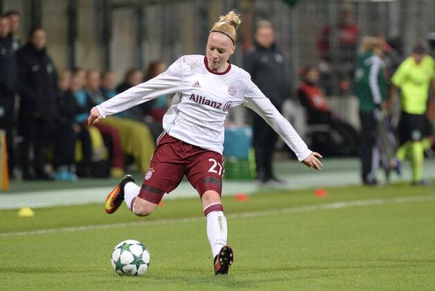 v.li.: Anna Gerhardt (FC Bayern München, FCB, 27) Freisteller, Einzelbild, Aktion, Action, Fussball, UEFA Women s Champions League, FC Bayern München - Hibernian Ladies FC Edinburgh, xslx