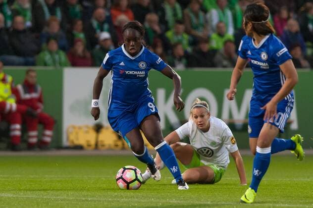 Eniola Aluko (Chelsea Ladies FC, 9) am Ball, Fussball, UEFA Women s Champions League, VfL Wolfsburg - Chelsea Ladies FC, xobx
