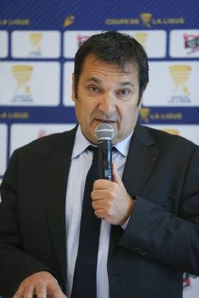 Fußball, Frankreich: Coupe de la Ligue Pressekonferenz Didier Quillot ( Directeur General Executif de la LFP) FOOTBALL : Renouvellement partenariat de la Coupe de la ligue avec les Restos du Coeur - 13 10 2016 GwendolineLeGoff Panoramic 