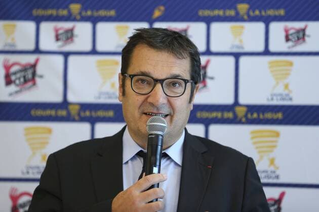 Fußball, Frankreich: Coupe de la Ligue Pressekonferenz Didier Quillot ( Directeur General Executif de la LFP) FOOTBALL : Renouvellement partenariat de la Coupe de la ligue avec les Restos du Coeur - 13 10 2016 GwendolineLeGoff Panoramic 