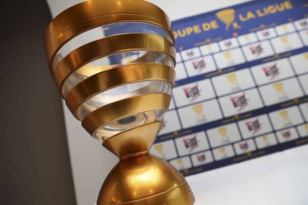 Fußball, Frankreich: Coupe de la Ligue Pressekonferenz coupe de la ligue illustration FOOTBALL : Renouvellement partenariat de la Coupe de la ligue avec les Restos du Coeur - 13 10 2016 GwendolineLeGoff Panoramic 